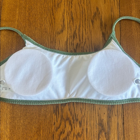 Green Textured Bikini Set | Size Medium - Picture 4 of 5
